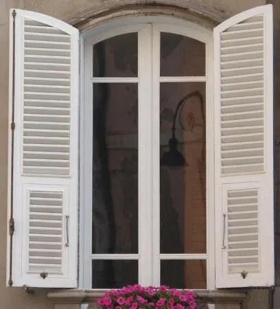 לינה וארוחת בוקר L'arco 2*